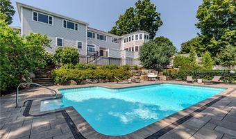 21 Crestwood Rd, Warwick, RI 02886