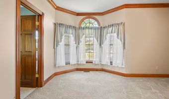 6040 Eden Dr, Aurora, IN 47001