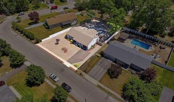 60 Pelican Dr, Bayville, NJ 08721