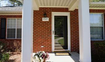 717 Chancery Ln, Aberdeen, NC 28315