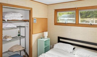 69 Longview Dr, Narragansett, RI 02882