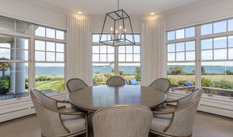 135 Cliff Dr, Narragansett, RI 02882