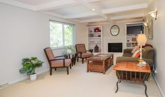 8069 Ashgrove Dr, Anderson Twp., OH 45244