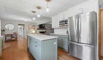 4645 N Hillcrest St, Bel Aire, KS 67220