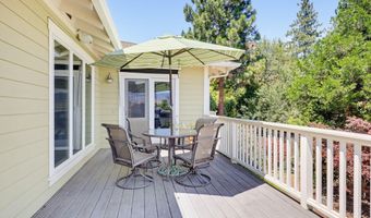 425 Merrill Cir, Ashland, OR 97520