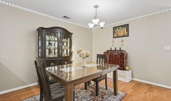 172 Windsong Cir, East Brunswick, NJ 08816