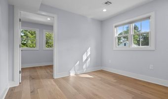 72 Walnut St 1, Arlington, MA 02476