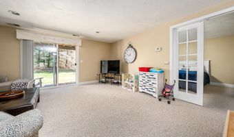 8 Hollyhock Knoll Ct 8, Bourne, MA 02532