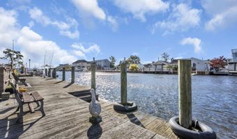 64 Harbor Inn Rd, Bayville, NJ 08721