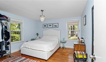 689 Middle Rd, East Greenwich, RI 02818