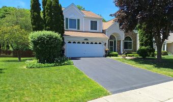 190 Lake Dr S, Algonquin, IL 60102