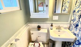 3327 MARTHA CUSTIS Dr 3327, Alexandria, VA 22302