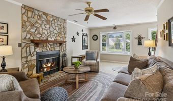 2 Westminster Dr, Asheville, NC 28804