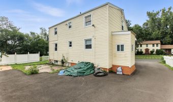 34 Gilbert Ave, Bloomfield, CT 06002