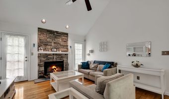 114 Tiffany Ln, Bristol, CT 06010