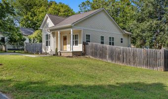 13 Douglas St, Athens, TN 37303