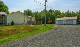 706 Hall Rd, Clay, PA 16001