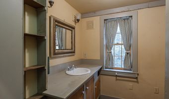 94 Cold Pond Rd, Acworth, NH 03601