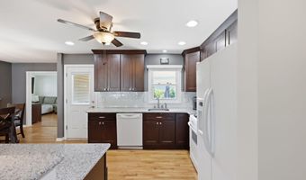 575 Garfield Ave, Belford, NJ 07718