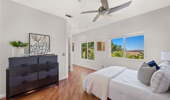 210 N Stage Coach Ln, Fallbrook, CA 92028