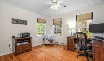 15 Leonard Dr, North Smithfield, RI 02896