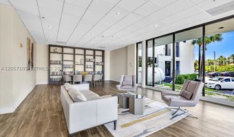 20515 E Country Club Dr 2048, Aventura, FL 33180