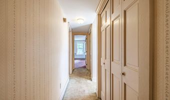 4 Pineway Dr, Auburn, ME 04210