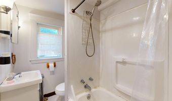 4 Monroe St, Augusta, ME 04330