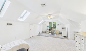 50 Intrepid Ln, Jamestown, RI 02835