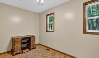 15129 Locust Grove Dr, Argentine, MI 48418