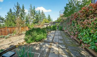 1927 Tamarack Pl, Ashland, OR 97520