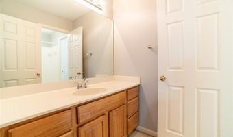 570 Castle Ridge Dr, Ballwin, MO 63021