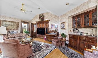 90 Putnam Pike, Johnston, RI 02919