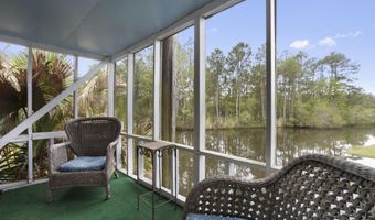 10091 River Dr, Bay St. Louis, MS 39520
