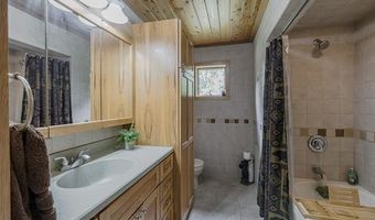 9038 Lahring Rd, Argentine, MI 48436
