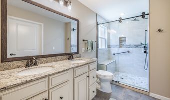 820 Sunrise Cir, Aurora, OH 44202