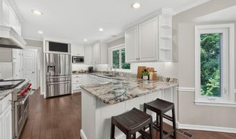1751 Warmington Ct, Ballwin, MO 63021