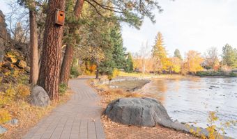 1565 NW Wall St 154/155, Bend, OR 97703