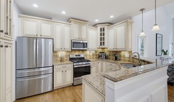 28 Iris Way 28, Berlin, CT 06037