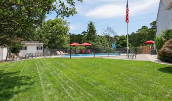 5 Overlook Ct, Bayville, NJ 08721