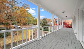 135 Staghound Ct, Alpharetta, GA 30005