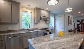 5 Gillies Ct, Newport, RI 02840