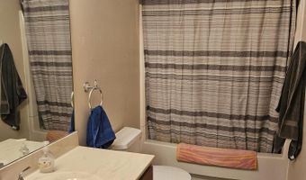 4 Woodbury Ln, Alexandria, KY 41001