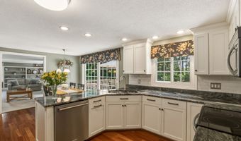 14 High Hill Rd, Canton, CT 06019