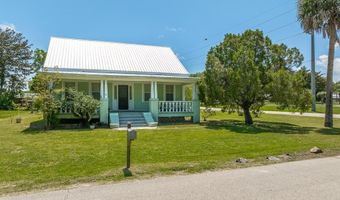 120 11th St, Apalachicola, FL 32320