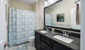33 S Crossing Way, Bethel, CT 06801