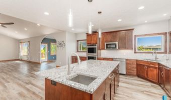 1817 W Ashton Trl, Brandon, SD 57005