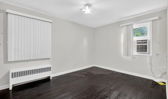 2321 ALTAMONT Pl SE 103, Washington, DC 20020