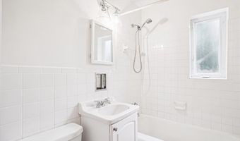 7116 WAYNE Dr, Annandale, VA 22003