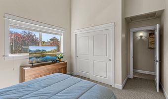 969 Camelot Dr, Ashland, OR 97520